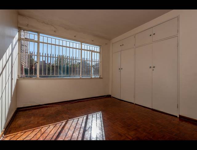 12 BEDROOM APARTMENT BLOCK FOR SALE IN ROSETTENVILLE